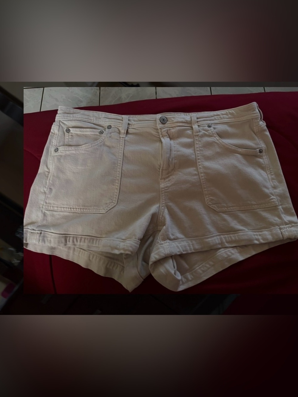 American Eagle Beige Utility Shorts Cuffed Patch Pockets Size 14